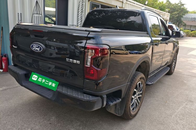 福特 游骑侠Ranger 2023款 探迹四驱自动版 汽油车身外观7