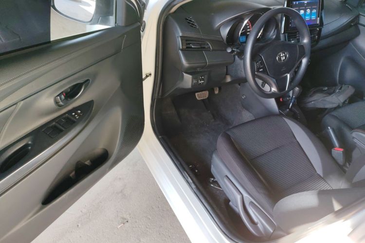 丰田 威驰 2021款 1.5L CVT创行版中控内饰7003