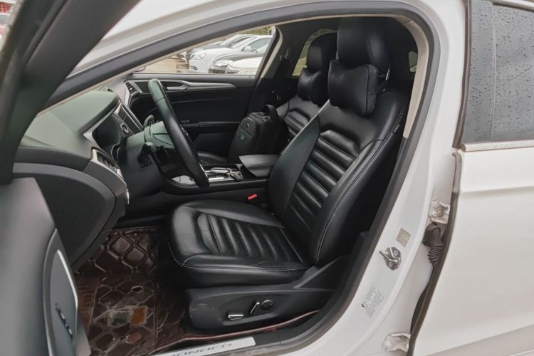 福特 蒙迪欧 2017款 EcoBoost 200 时尚型局部细节19