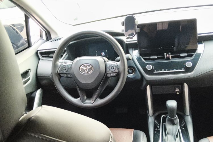 丰田 卡罗拉锐放 2023款 2.0L 精英版中控内饰13