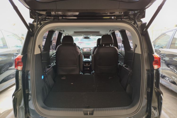 上汽大通MAXUS 大通G50 2023款 PLUS 1.5T 幸福推荐自动启航版机舱底盘23