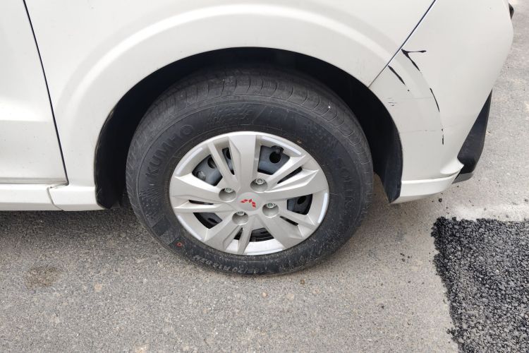 五菱汽车 五菱宏光 2021款 1.5L改款 S标准型 电动助力LAR车身外观6007