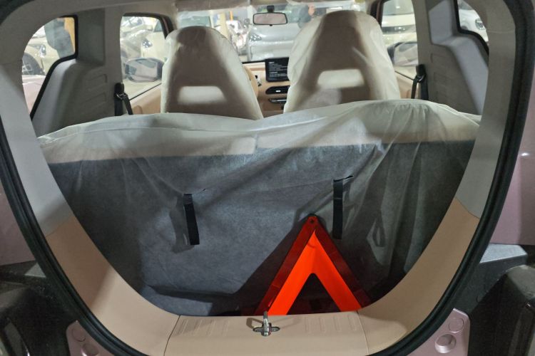 吉利银河 2024款 熊猫mini 200km 耐力熊机舱底盘23