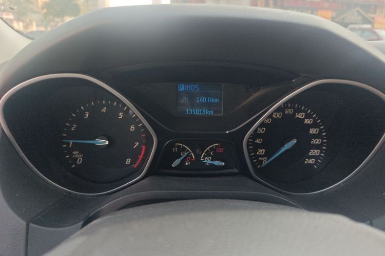 福特 福克斯 2012款 三厢 1.6L 自动舒适型中控内饰15