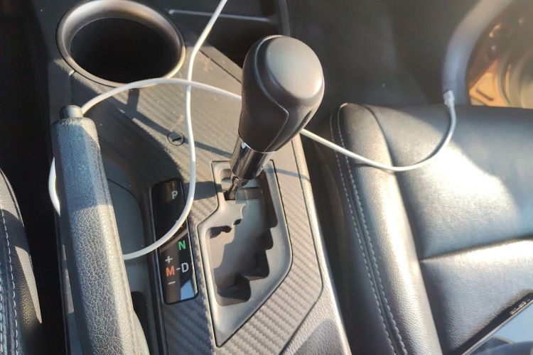 丰田 RAV4荣放 2015款 2.0L CVT两驱风尚版中控内饰18