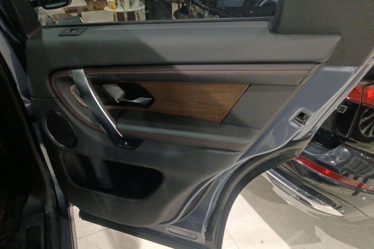 路虎 发现运动版 2022款 249PS R-Dynamic S 性能版 5座中控内饰7006