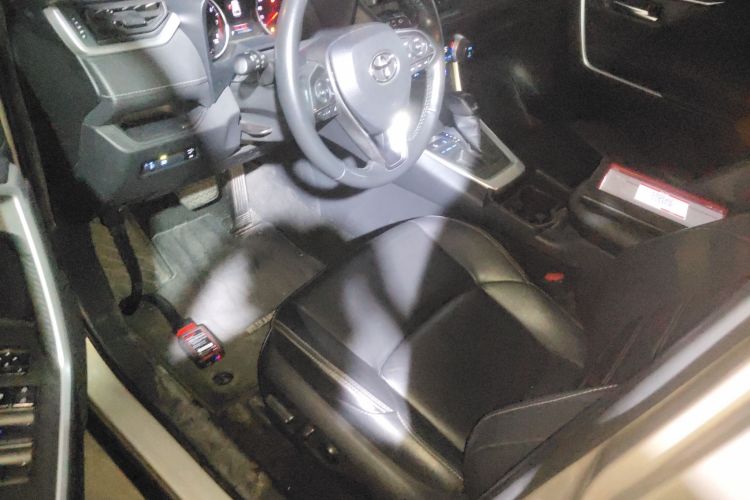 丰田 威兰达 2021款 2.0L CVT两驱豪华版局部细节19