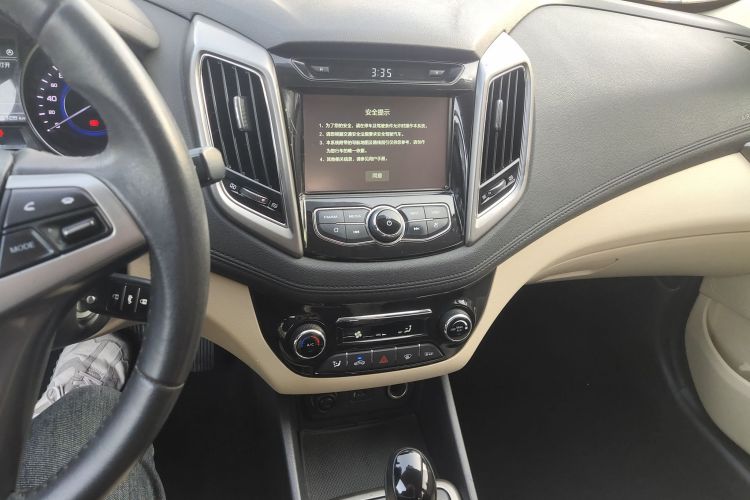 长安 逸动 2016款 1.6L 自动风尚型局部细节16