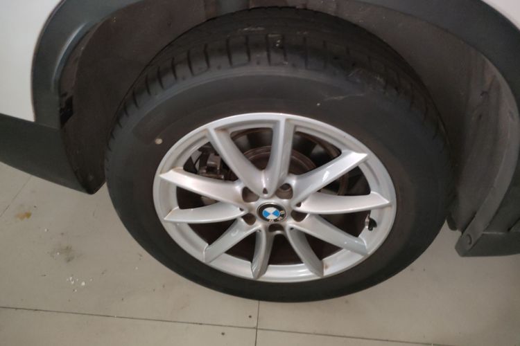 宝马X1 2019款 sDrive18Li 时尚型车身外观6008