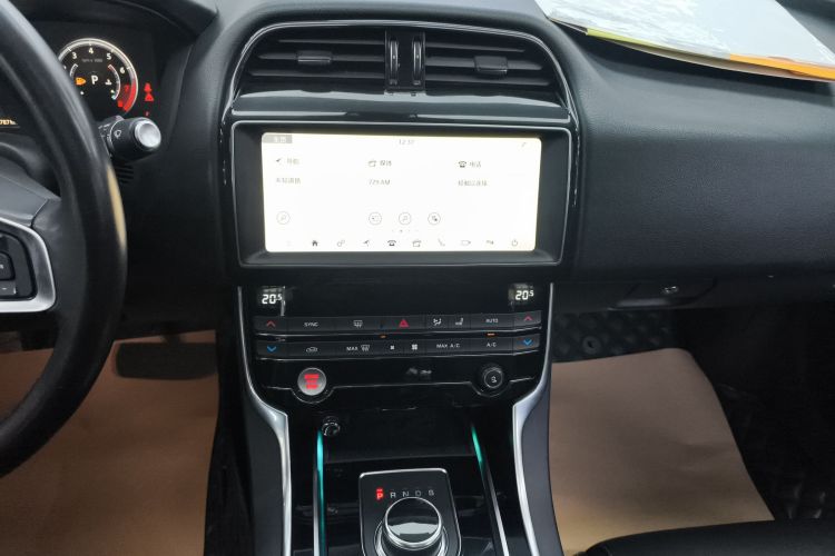 捷豹XEL 2019款 2.0T 200PS 尊享版中控内饰16