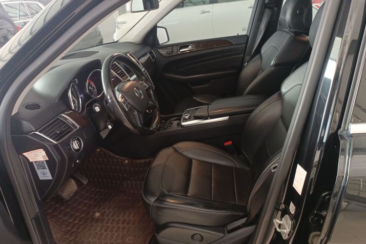 奔驰M级 2014款 ML 350 CDI 4MATIC中控内饰19