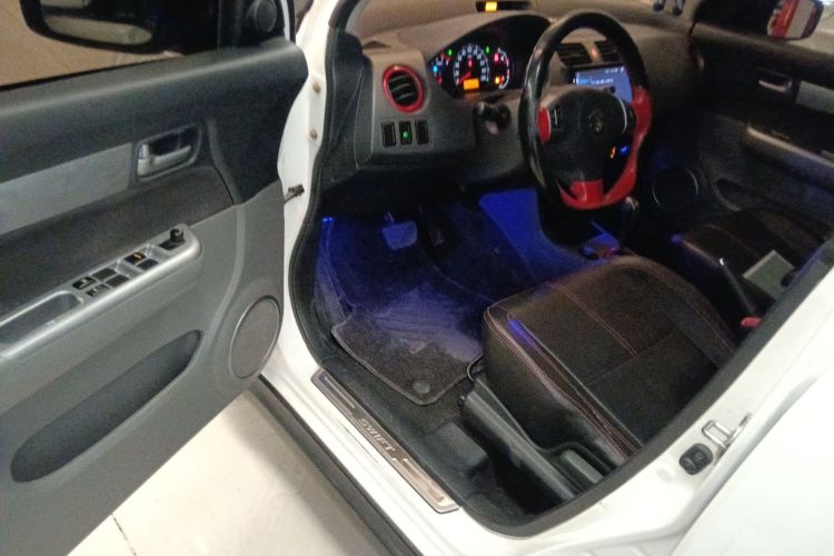 铃木 雨燕 2016款 1.5L 自动时尚型酷玩版中控内饰7003