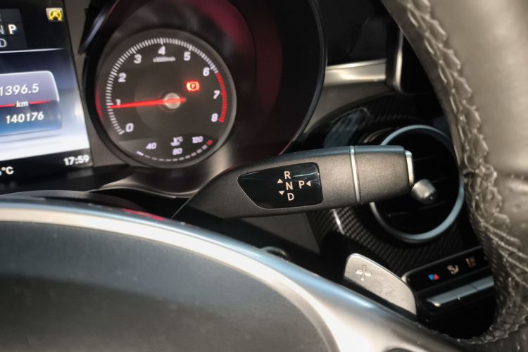 奔驰C级 2018款 C 200 运动版中控内饰18