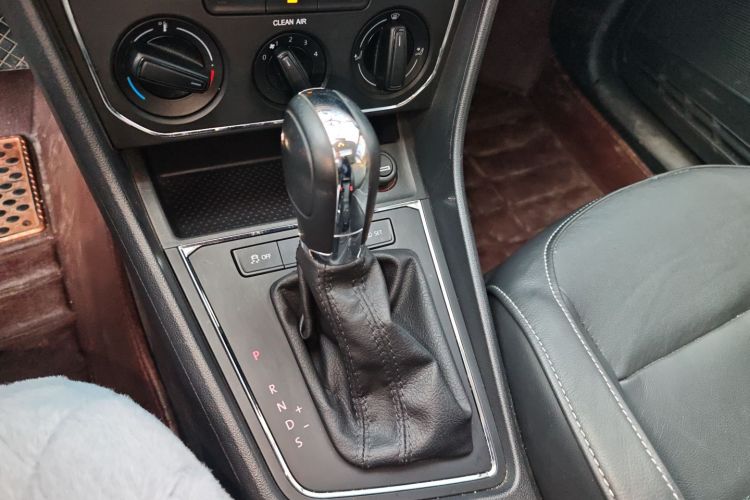 大众 朗逸 2015款 1.6L 自动舒适版中控内饰18