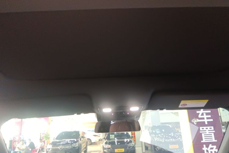 理想汽车 理想L8 2023款 Air中控内饰22