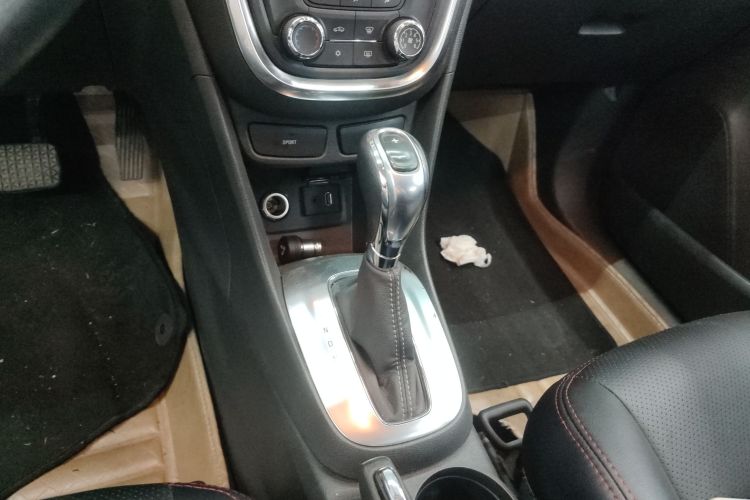 别克 昂科拉 2015款 1.4T 自动两驱都市精英型中控内饰18