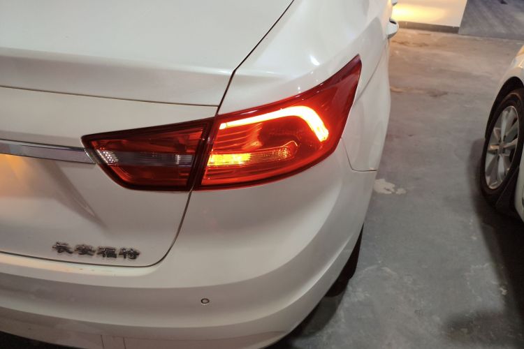 福特 福睿斯 2017款 幸福版 1.5L 自动时尚型车身外观9