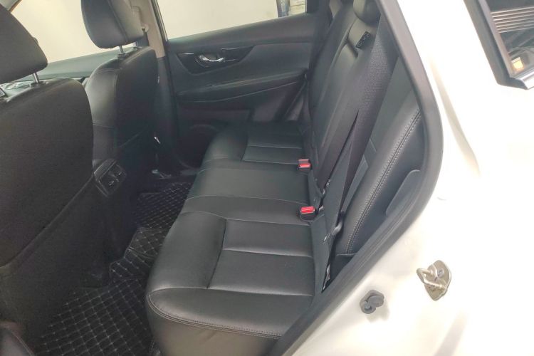 日产 奇骏 2020款 2.0L XL ITS CVT 2WD智联舒适版中控内饰21