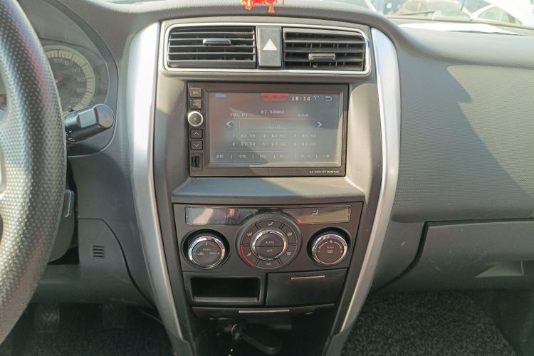 铃木 利亚纳A6 2014款 两厢 1.4L 手动理想型局部细节16