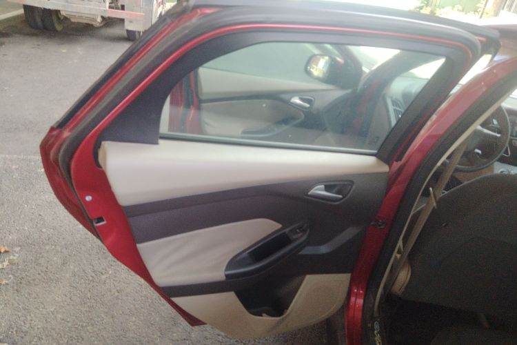 福特 福克斯 2012款 三厢 1.6L 自动舒适型中控内饰7008