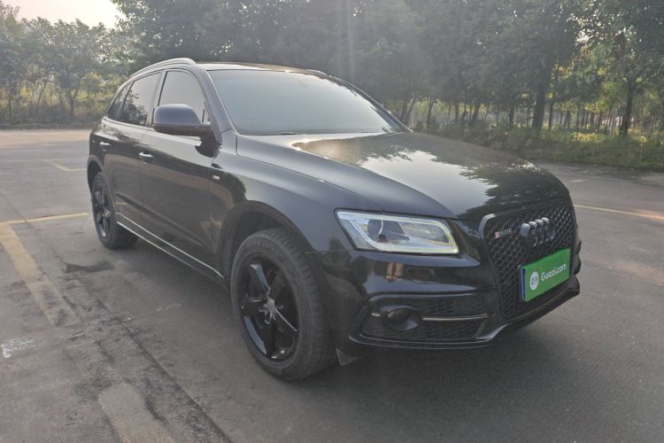 奥迪Q5 2018款 典藏版 40 TFSI 进取型车身外观3