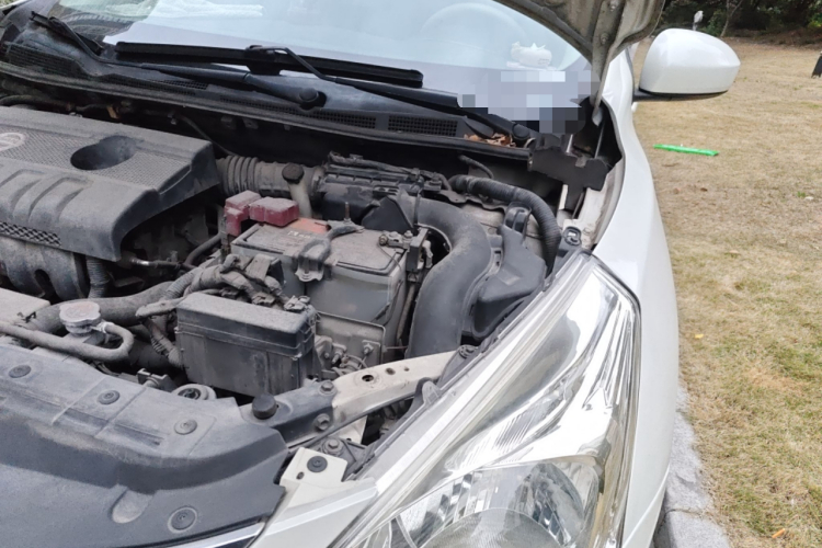 日产 骐达TIIDA 2011款 1.6L CVT智能型局部细节9007