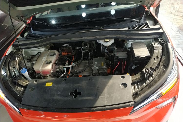 奔腾 悦意03 2025款 565km 臻享版机舱底盘24