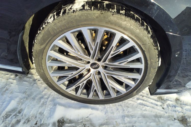 奥迪A8 2024款 A8L 50 TFSI quattro 臻选型车身外观10