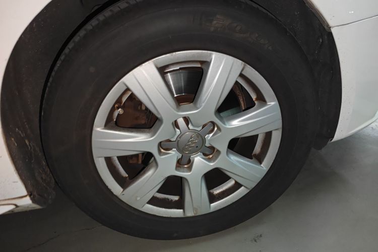 奥迪A4L 2011款 2.0 TFSI 舒适型车身外观6007