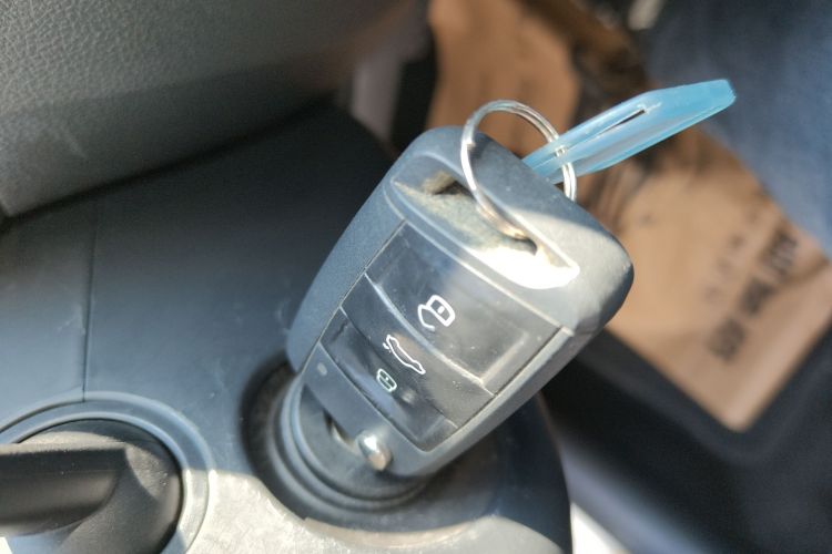 斯柯达 明锐 2019款 1.5L 自动智行舒适版 国VI中控内饰7001