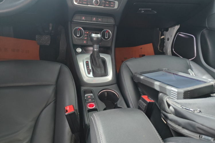 奥迪Q3 2018款 30周年年型 30 TFSI 风尚型局部细节18