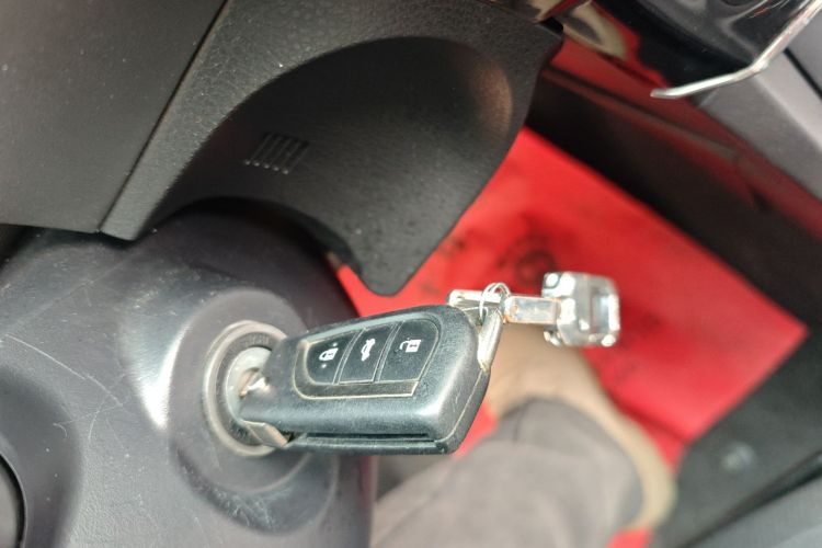 丰田 卡罗拉 2017款 改款 1.6L S-CVT GL中控内饰11