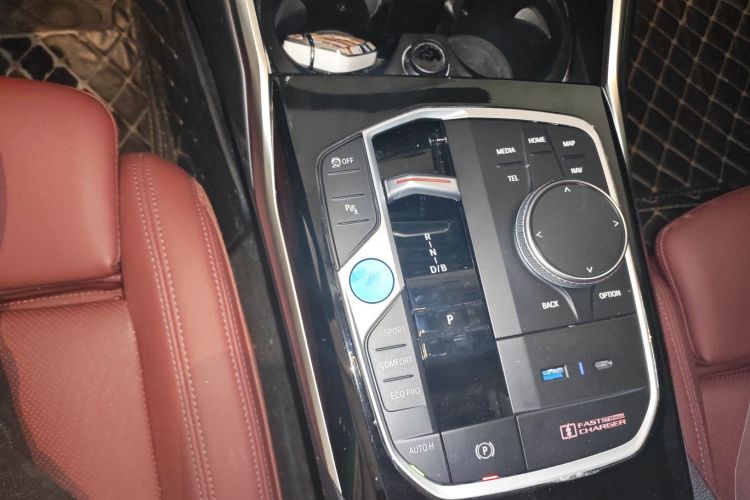 宝马i3 2022款 eDrive 35 L中控内饰18