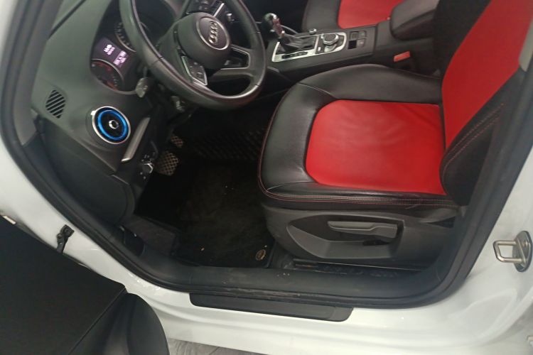 奥迪A3 2020款 Limousine 35 TFSI 进取型 国VI中控内饰19