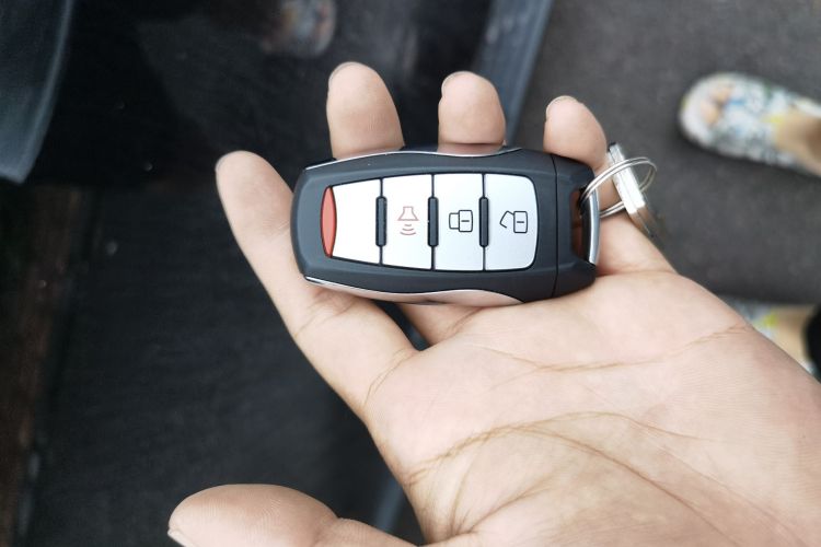 长城 炮 2023款 2.0T商用版自动汽油两驱精英型长箱GW4C20B中控内饰7001