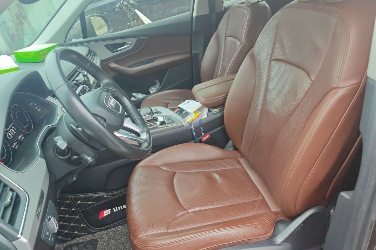 奥迪Q7 2018款 40 TFSI 舒适型中控内饰19