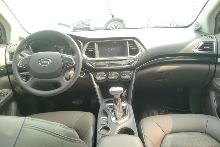 广汽传祺 传祺GS4 2016款 235T G-DCT豪华版中控内饰12