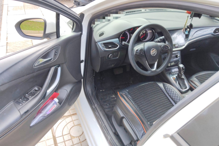 别克 威朗 2016款 两厢 15S 自动领先型中控内饰20