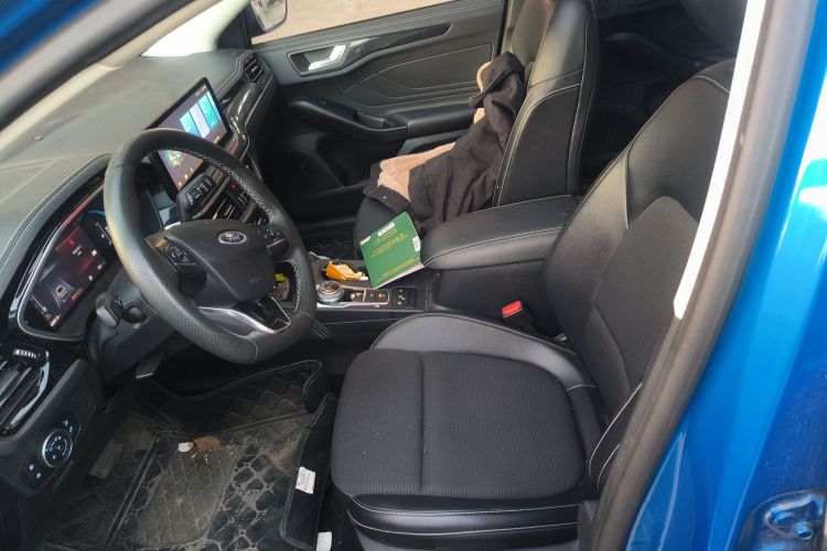 福特 福克斯 2021款 两厢 EcoBoost 180 自动锋潮型中控内饰19