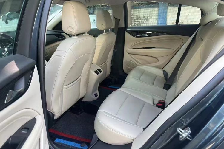 别克 君威 2020款 552T 精英型中控内饰7004