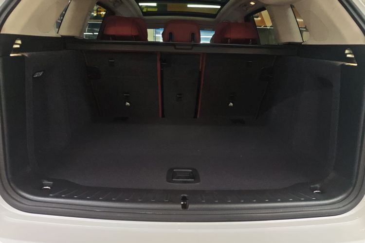 宝马iX3 2024款 创领型机舱底盘23