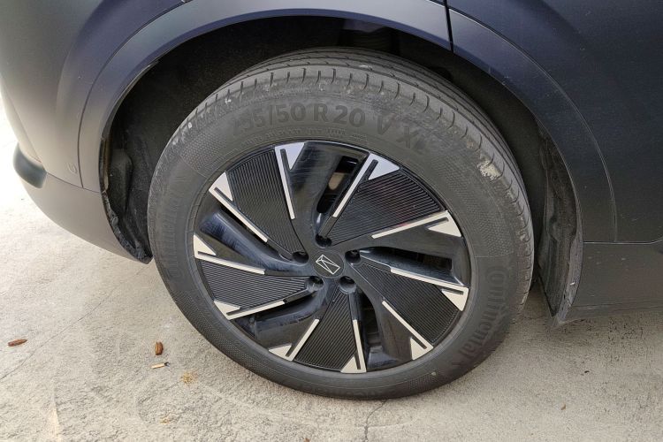 阿维塔07 2024款 Pro+增程版车身外观6008