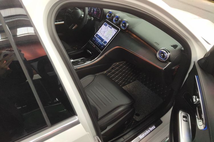 奔驰C级 2023款 改款 C 260 L 运动版局部细节41