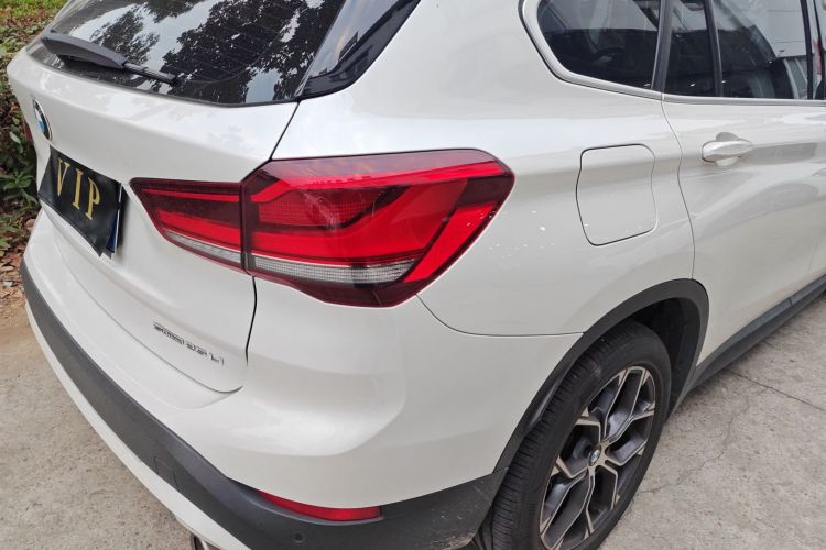 宝马X1 2021款 sDrive25Li 领先型车身外观9