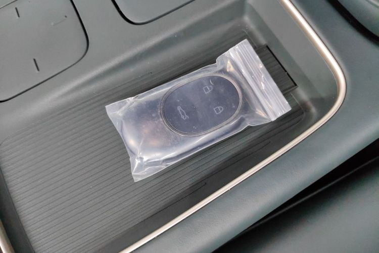 蔚来ES8 2024款 100kWh 签名版中控内饰11