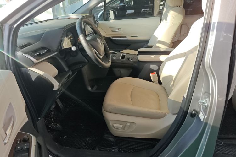 丰田 赛那SIENNA 2021款 2.5L混动 豪华版中控内饰19