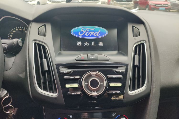 福特 福克斯 2018款 两厢经典 EcoBoost 125 自动超能风尚型智行版中控内饰16