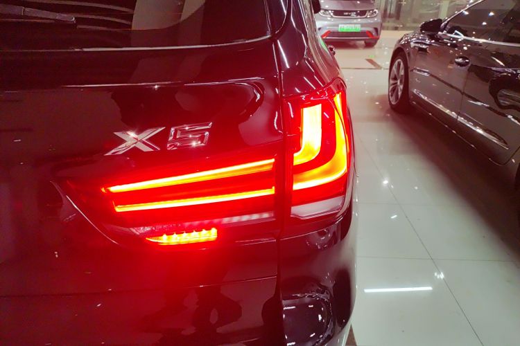 宝马X5(进口) 2014款 xDrive35i 领先型车身外观6006