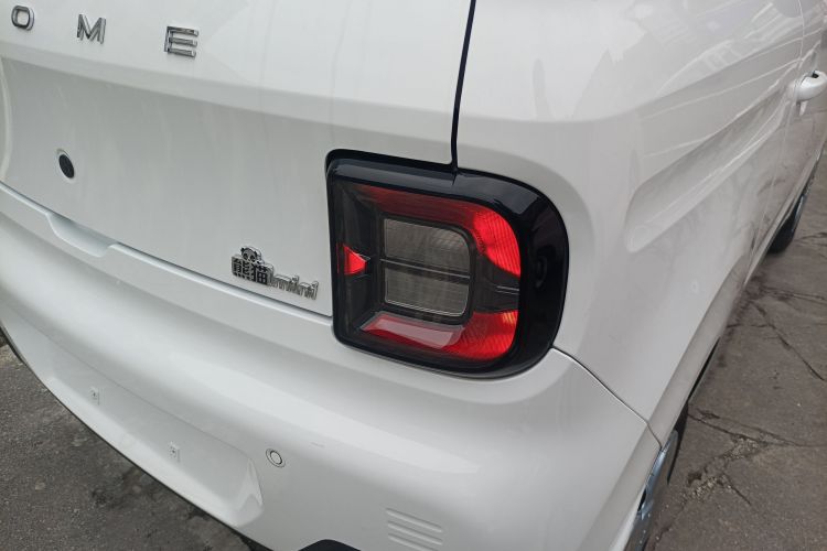 吉利银河 2024款 熊猫mini 200km 耐力熊车身外观9