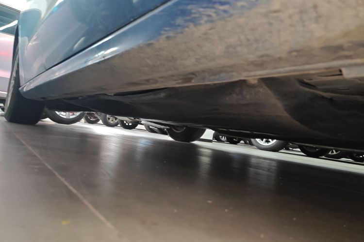 福特 福克斯 2020款 三厢 EcoBoost 180 自动锋潮型机舱底盘29